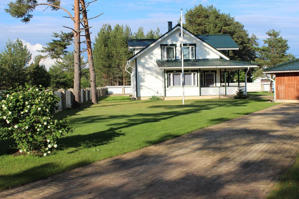 Kuru Villa Luaran gambar
